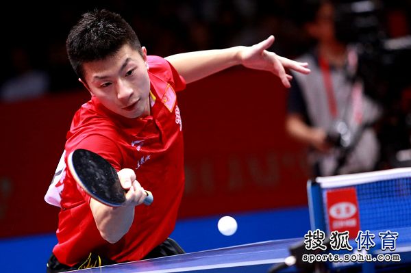 德国队力克英格兰队，马龙点燃赛场